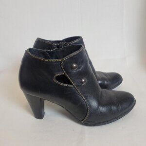 G.H. Bass & Co. | Shoes | Weejuns Gh Bass Velvet Penny  display picture 3